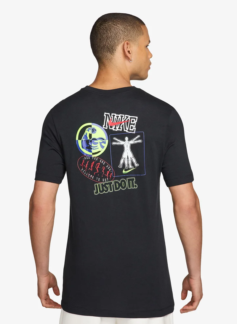 Nike Standard Fit Training Stickers T-Shirt